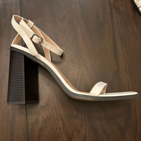 Bcbg generation block heel strappy sandals white size 9 new never worn. - Picture 6 of 6